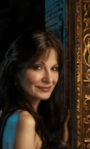 Tess Médium, contact défunts